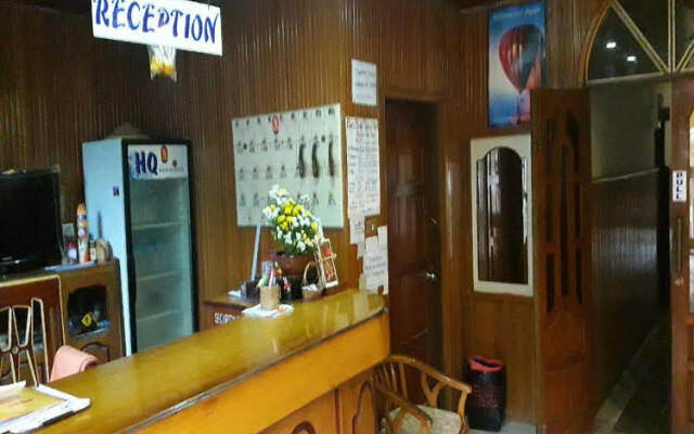 May Kha Lar Guest House