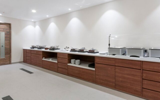 Holiday Inn Express Mexico Basilica by IHG