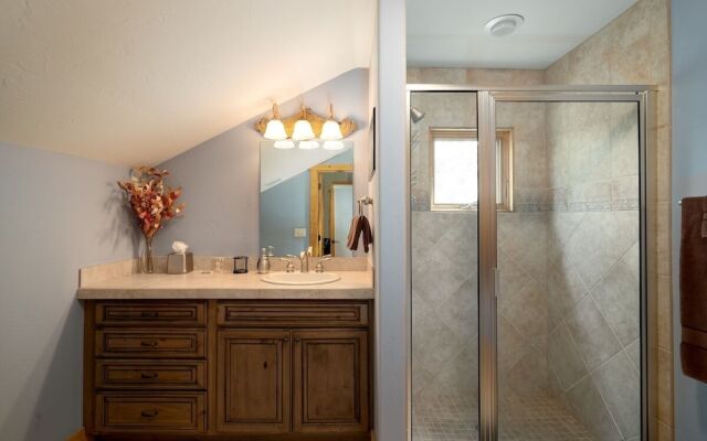 Snowflake 4 Bedroom Home