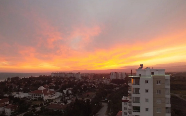 GoldenPark King Suites with Balcony & Sea view