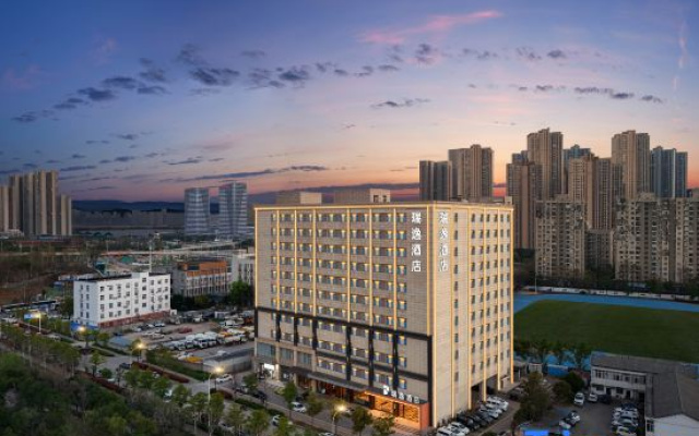 Ruiyi Hotel (Near Yangsigang Bridge, Wuhan Int'l Expo Center)
