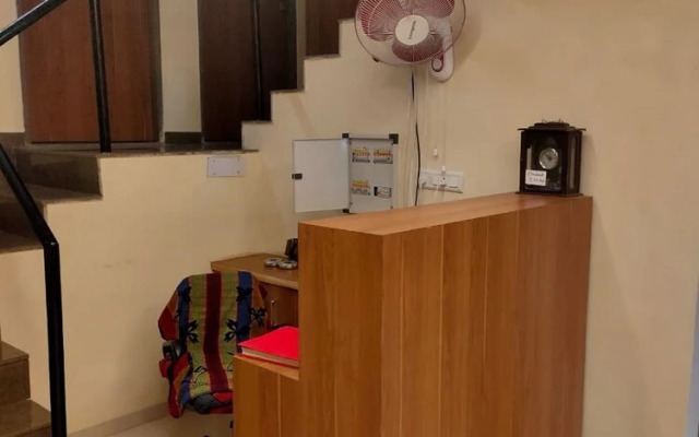 Hotel Milan Gurukul Road