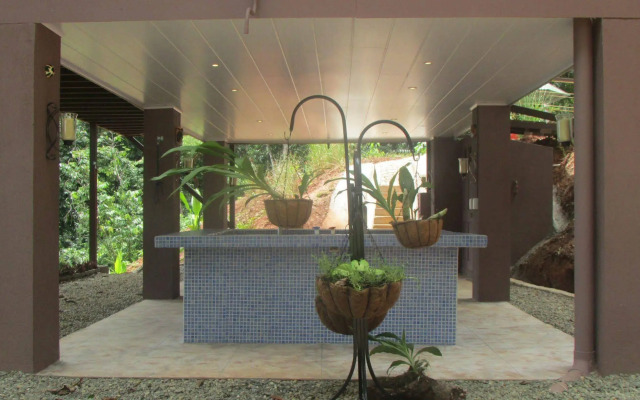 Portasol Rainforest and Ocean View Living