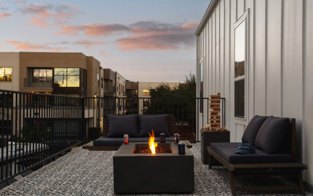 Melody by AvantStay | Peloton included, sleek home, Austin