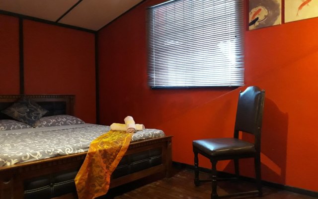 Threehouse Bed & Breakfast - Hostel