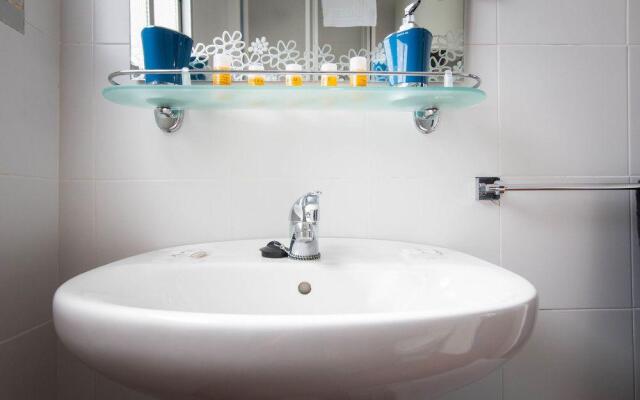 Holidays2Torremolinos Apartamento de 3 dormitorios con terraza y piscina comunitaria