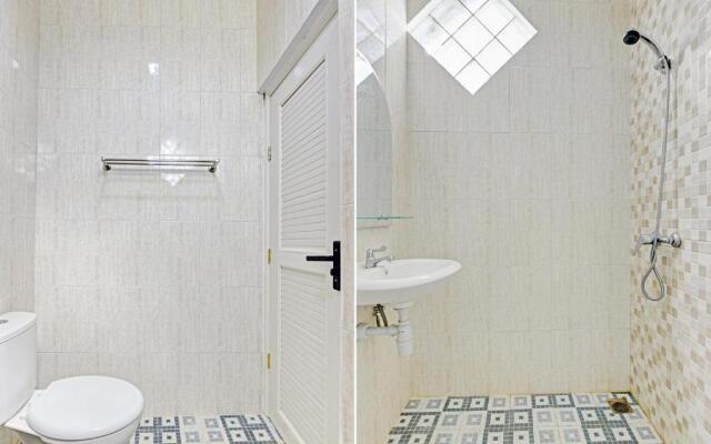 OYO 90497 Navaya Guest House