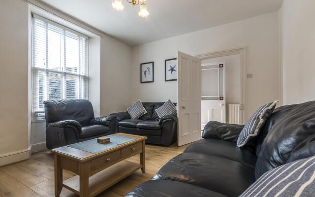 Sandy Retreat - 3 Bedroom Holiday Home - Tenby