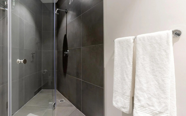 Axis Luxury Apartments  by Century City Hotels