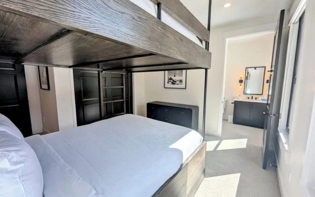 Alcove 74