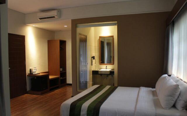 Grand Whiz Hotel Nusa Dua