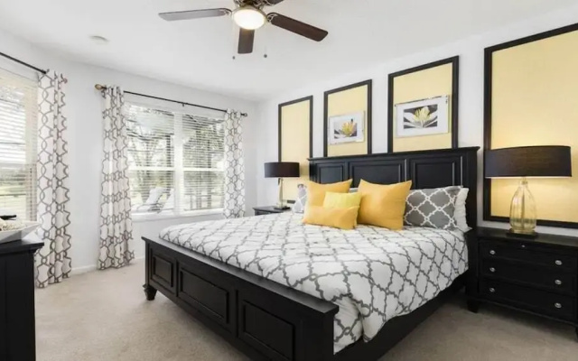 Villa 7799 Basnett Windsor Hills