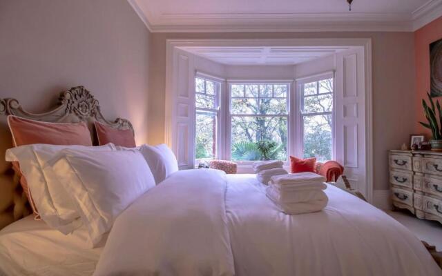 Fabulously Unique 3BD Home Sunderland