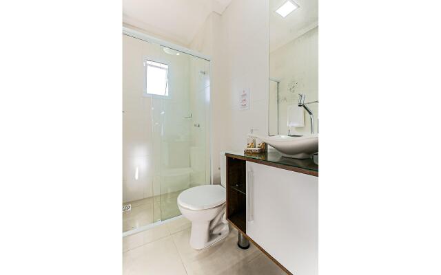 Apto com suíte e sacada vista mar Ingleses LEN203