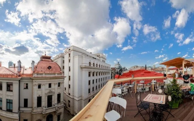 Pura Vida Sky Bar & Hostel