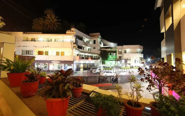 Hotel Samrat International