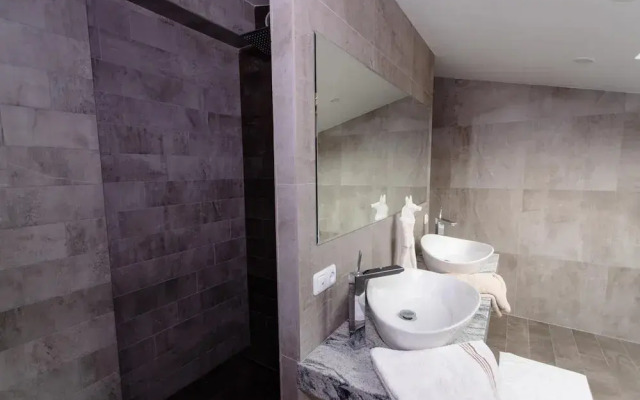 Stunning Villa Private Pool Near Yerevan Centre