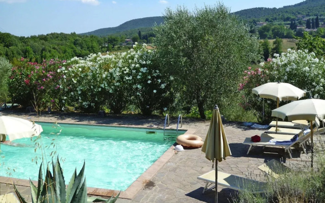 Charming Villa in Tuscany With Pool & Views