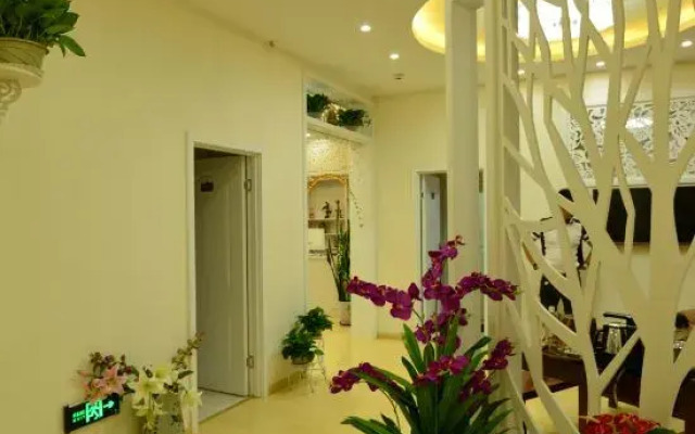 Love in Long Island Theme Inn