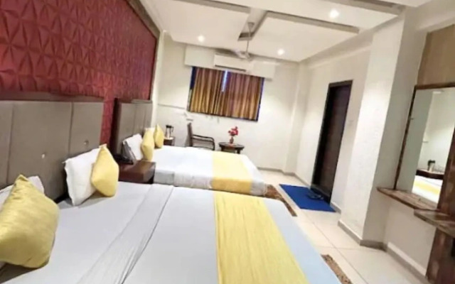 OYO 61228 Hotel Shrimad