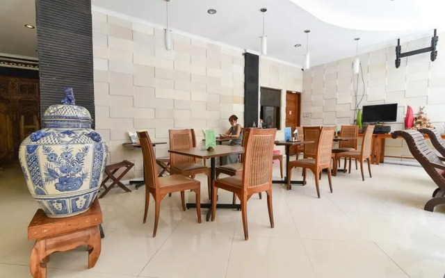 RedDoorz Plus Near Benoa Square Bali