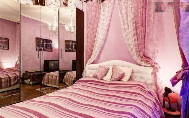 Romantic & Artistic Apartment