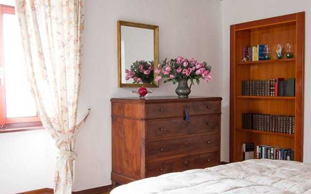 Stylish Lake Maggiore Apartment With Lake Views, Wifi