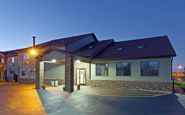 Super 8 by Wyndham DeKalb IL