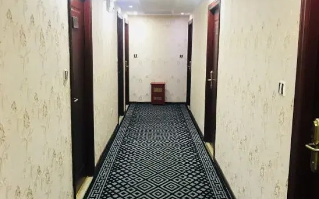 Huaxing Business Hotel