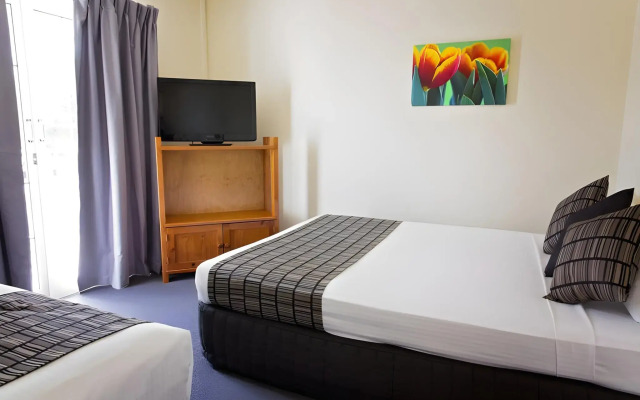 White Lace Motor Inn