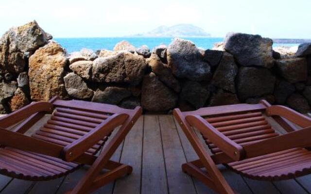 Jeju Namoo-n-sea Pension