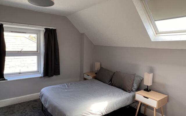 Sea View Hotel - Sandpebbles