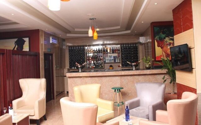 De Santiago Milan Hotel and Suites