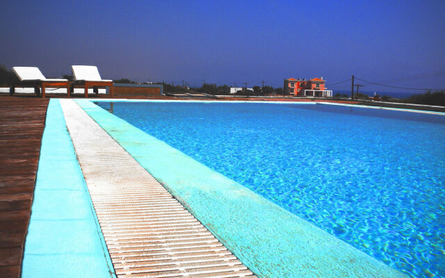 Cristelia Luxury Sea Front & Pool Villa
