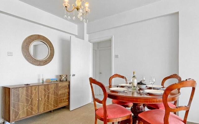 2BR SEAFRONT Apt in city center close to the beach