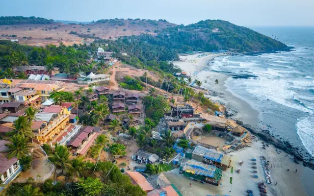 Alcove Beach Resort