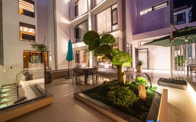 Guyue Suqing Homestay (Libo Ancient Town Branch)