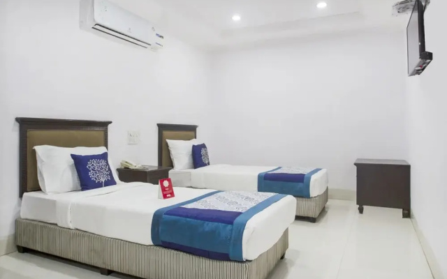 OYO 9627 Hotel Srinivasa Central
