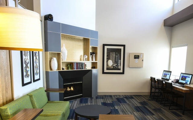 Holiday Inn Express Hotel & Suites Phoenix-Airport by IHG