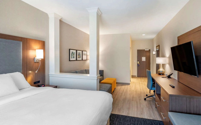 Comfort Suites Grandview - Kansas City