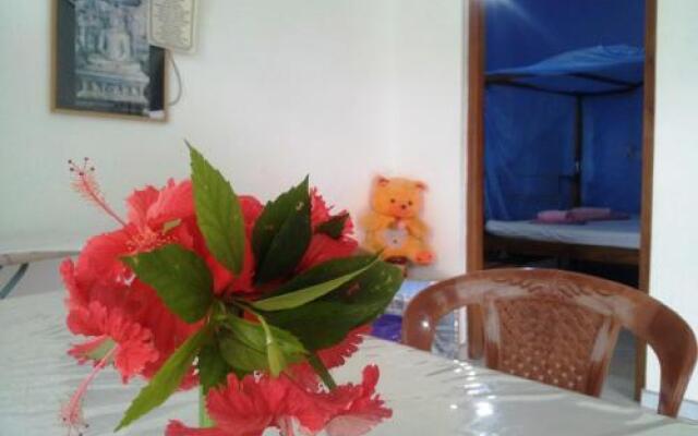 Era Holiday House