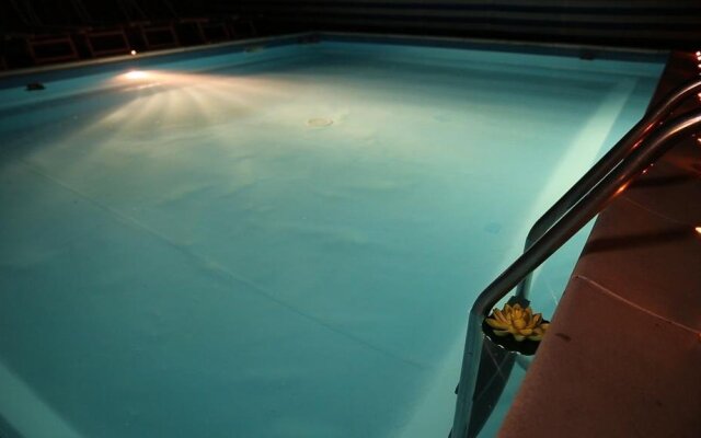 Hotel Midi