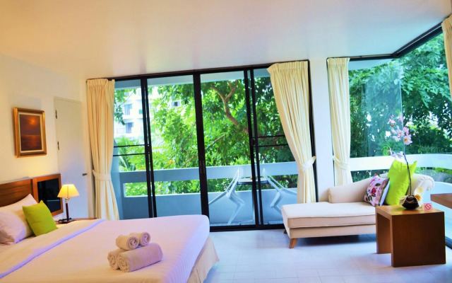 Nern Chalet Beachfront Hotel