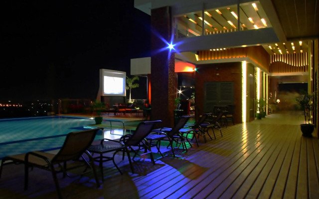Central Park Tower Resort