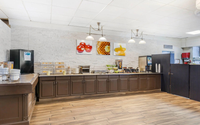 Quality Inn Toronto Airport