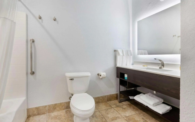 Best Western Plus Appleton Airport/Mall Hotel