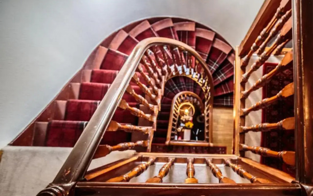 Torrs Warren Country House Hotel