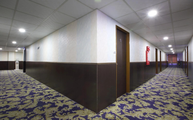 Chiayi Crown Hotel