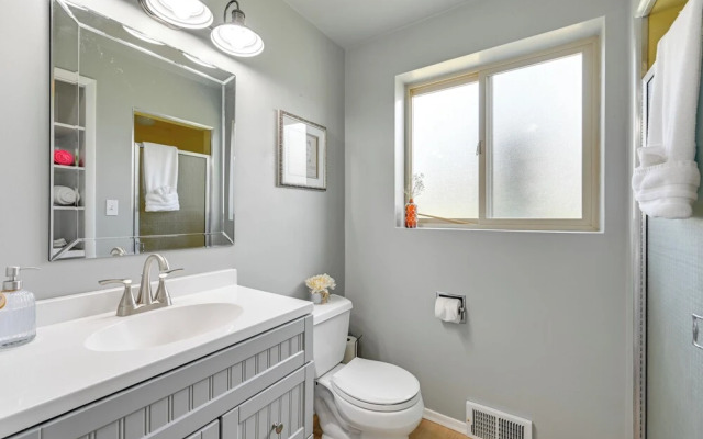 Family-friendly Yakima Escape w/ Yard & Pool!