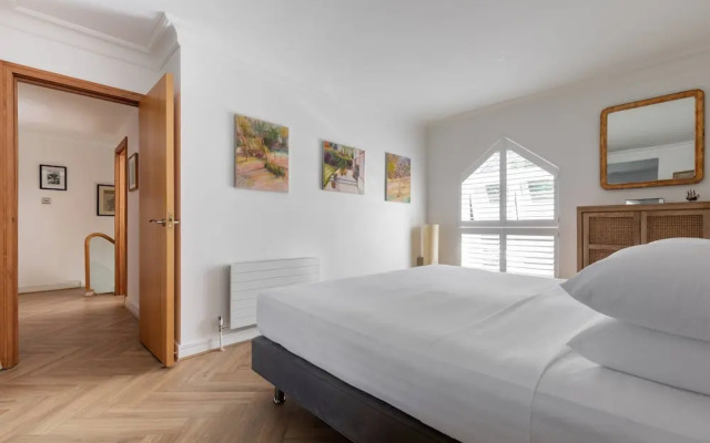 West Heath Road by Onefinestay